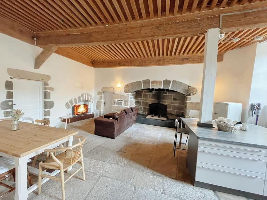 Logis Du Chandelier Le Puy-en-Velay Exteriér fotografie